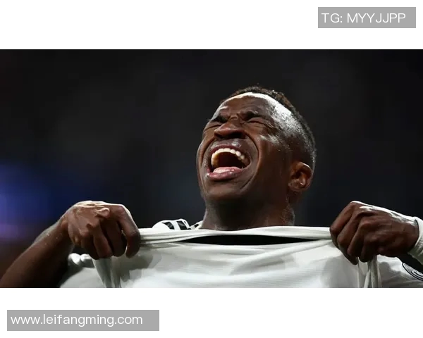 热搜榜第一！维尼修斯因一举动刷屏全网